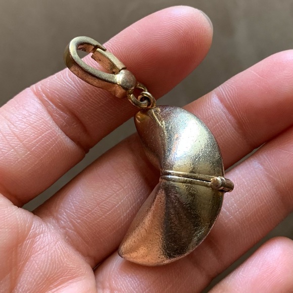 Retired Rare Collectable Juicy Couture 2006 Fortune Cookie Charm for Bracelet - Picture 8 of 9